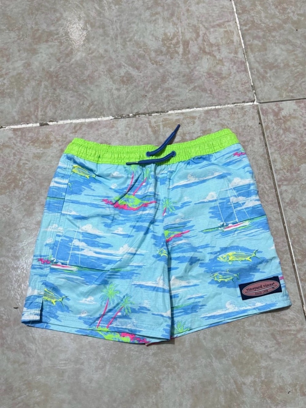 NWOT - size 6 Vineyard Vines Swim Trunks for Boys